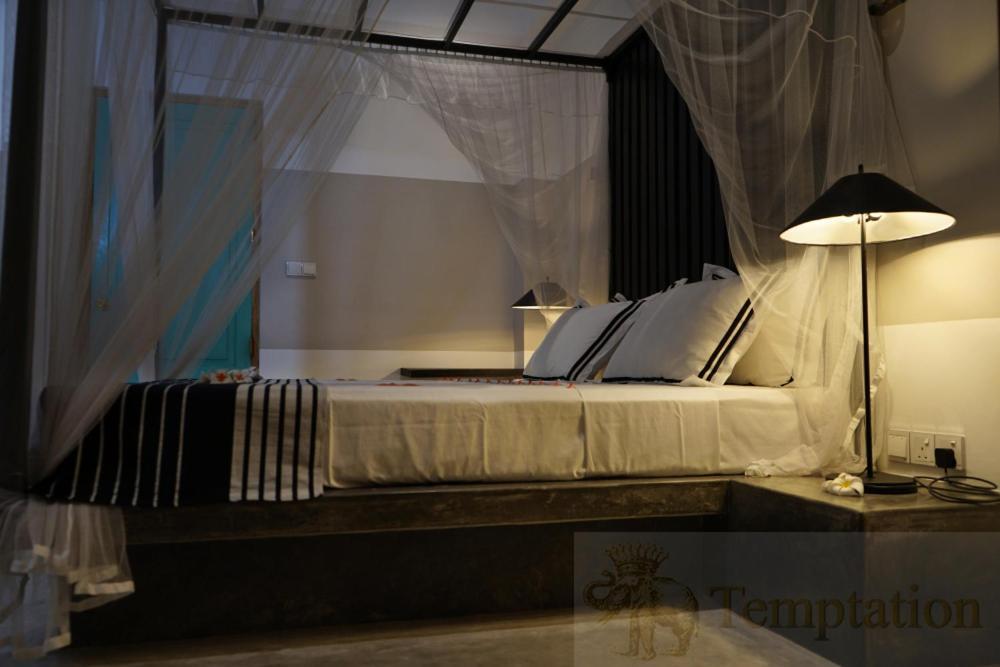 Temptation Hotel Хикадува Екстериор снимка